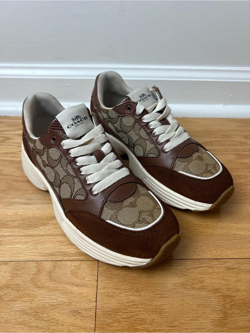 Coach C152 Tech Runner Signature Jacquard Brown Sneakers in Women’s Size 5.5 - Picture 3 of 14